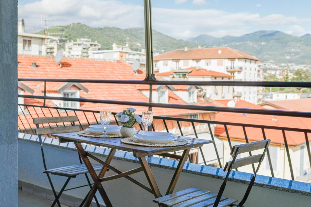 H11 Mira House Mare - Centro Apartman Arma di Taggia Kültér fotó