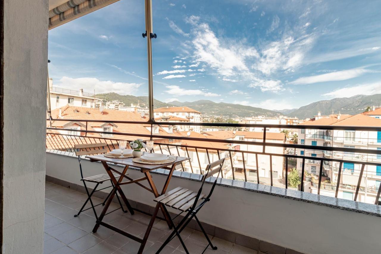 H11 Mira House Mare - Centro Apartman Arma di Taggia Kültér fotó