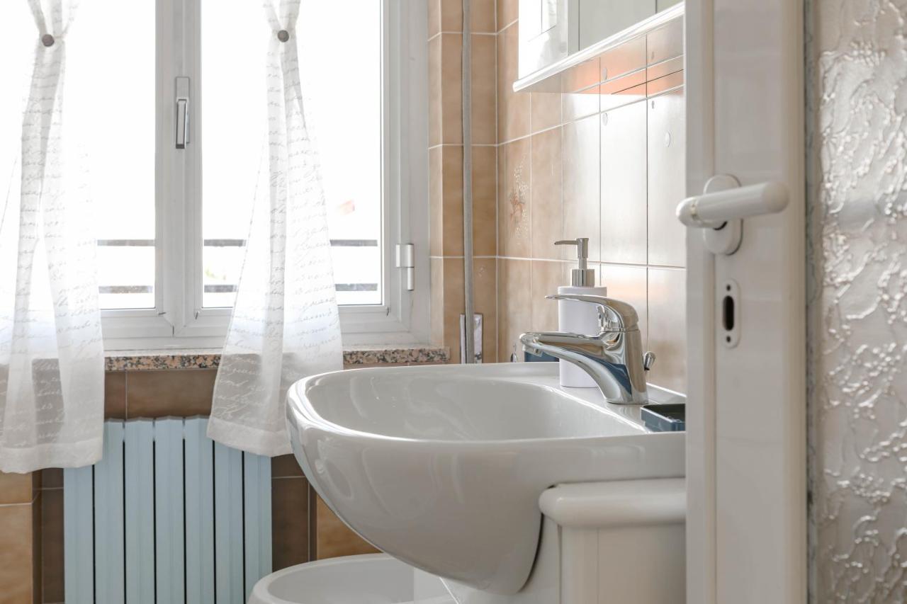 H11 Mira House Mare - Centro Apartman Arma di Taggia Kültér fotó